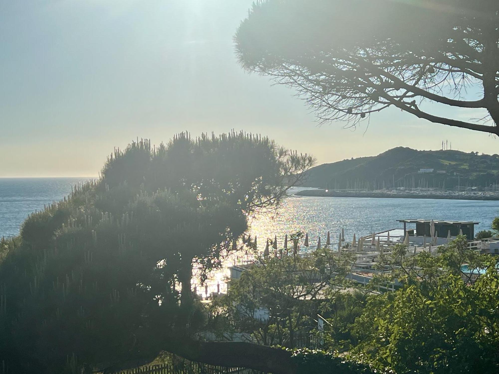 A Un Passo Dal Mare! Apartment ปีออมบีโน ภายนอก รูปภาพ